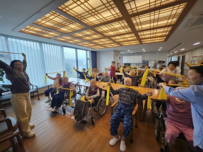 신체프로그램-쎄라밴드운동